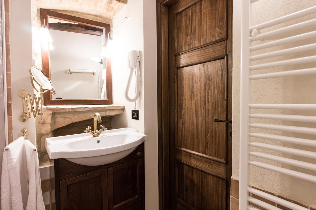 Domus In Castro Bed & Breakfast Montecchio  Bilik gambar